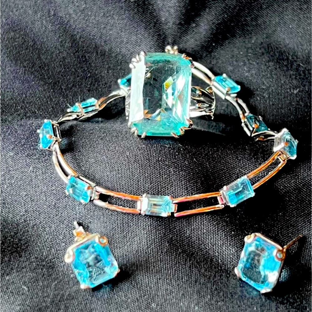 Elegant Aquamarine Silver Jewelry Set
